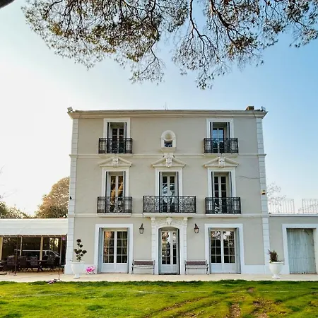 Maison De Maitre Dans La Nature Bessan Exterior photo